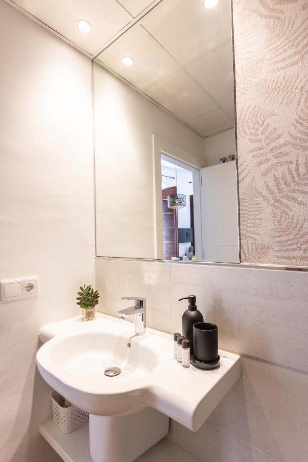 Apartamento-Loft Especeria Black Malaga Exterior photo
